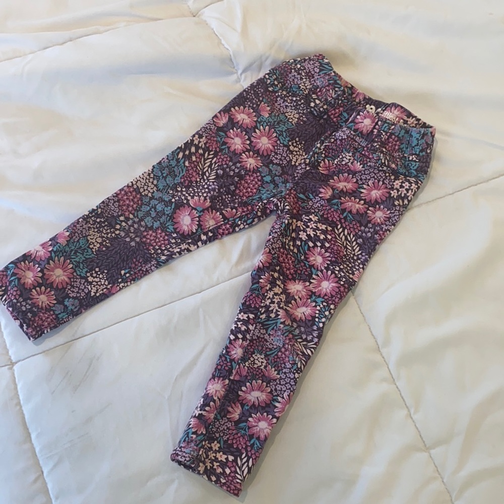 Baby Gap girls flowered 2T jean leggings